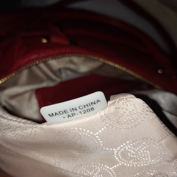 Michael Kors quilted red bag - Picture 7 of 9